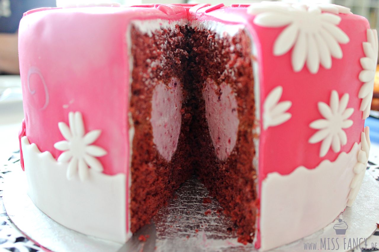 Rezept-Red-Velvet-Cake-mit-Herzfüllung