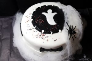 Rezept-Black-Velvet-Halloween-Torte-Missfancy