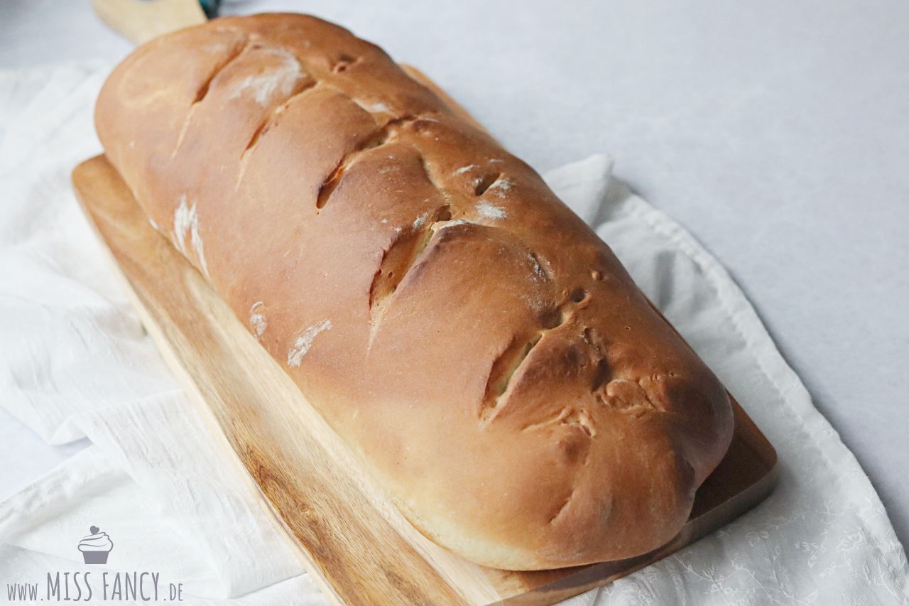 Leckeres Schichtbrot gefüllt mit Hackfleisch