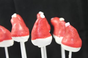 Nikolausmützen Cake Pops