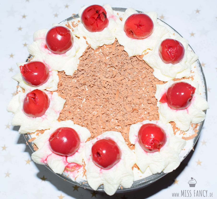 Schwarzwälderkirsch-Dessert im Glas | Miss Fancy - Rezepte für jeden Tag