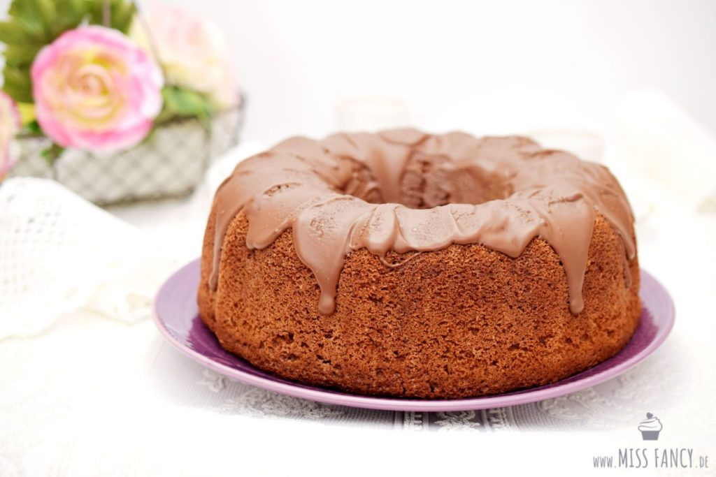 Schokoladenkuchen-mit-Eierlikör