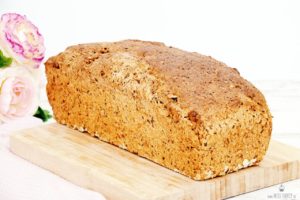 Beitrag-Dinkel-Buttermilch-Brot-Rezept-min