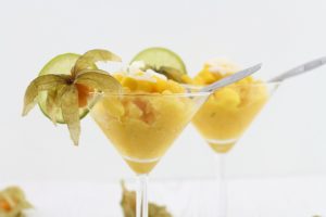 Mango-Kokos-Granité als fruchtige Erfrischung im Sommer - Rezept für veganes Granita mit Mango und Kokos