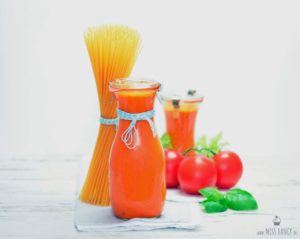 Selbstgemachte frische Tomatensoße mein Grundrezept missfancy