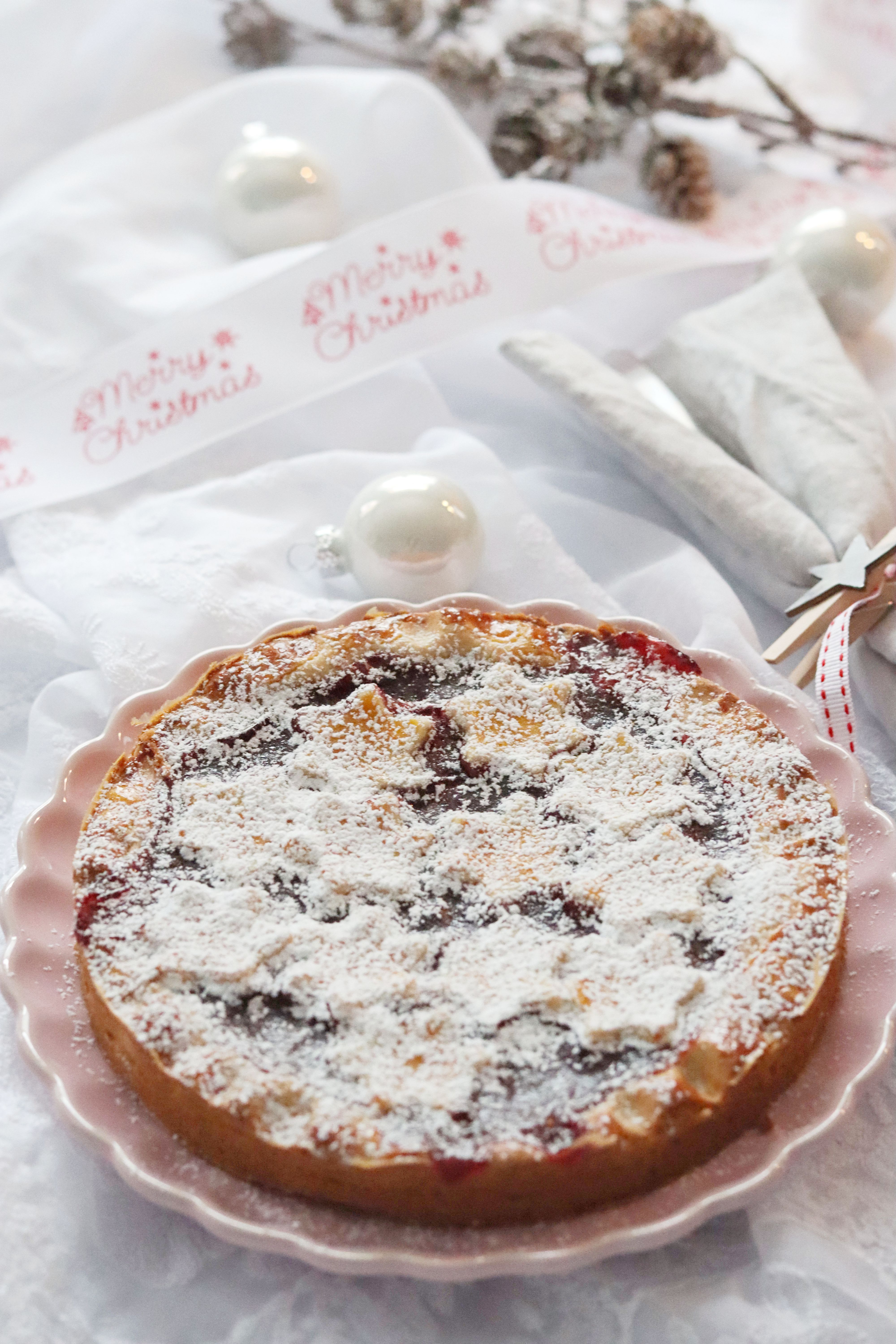 Ein ganz einfaches und leckeres Rezept für eine Linzer Torte gefüllt mit Himbeeraufstrich Leckere Linzer Torte