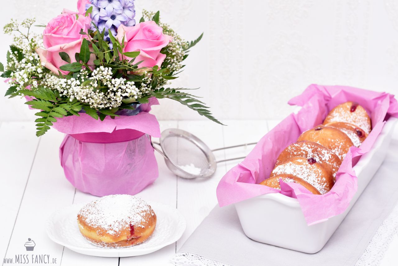 Rezept-leckere-Berliner-gefüllt-min