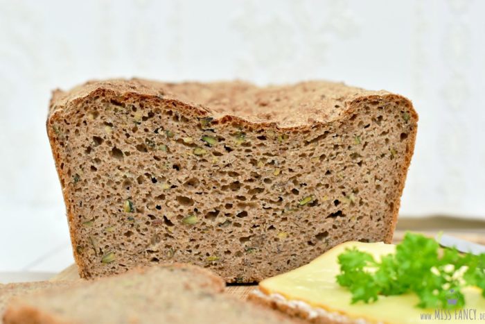 Ruck Zuck Rezept Roggen-Dinkelbrot mit Kürbiskernen | Miss Fancy ...