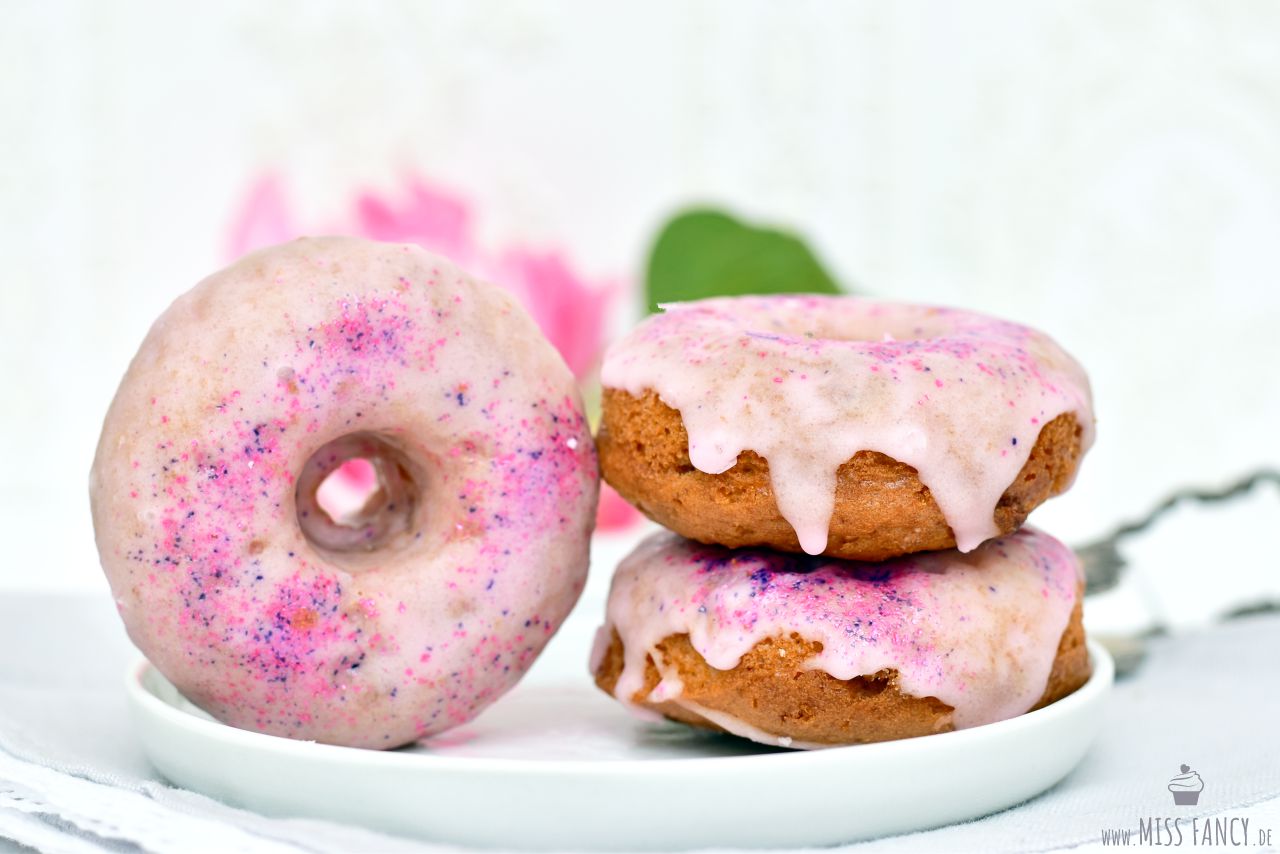 Leckere Ofen Donuts aus Rührteig | Miss Fancy - Rezepte für jeden Tag