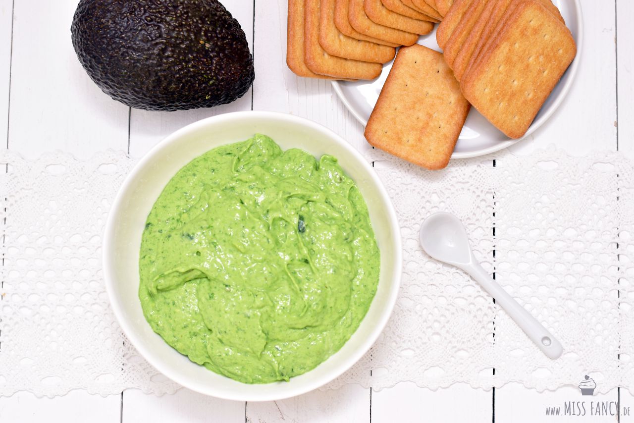 Rezept-Bärlauch-Dip-mit-Avocado