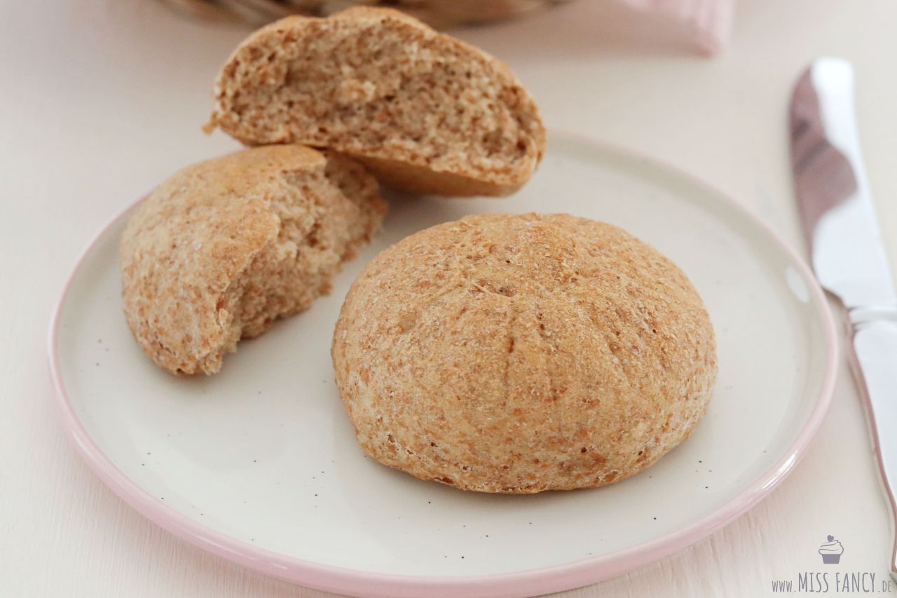 Rezept-Dinkelvollkorn-Brötchen-einfach