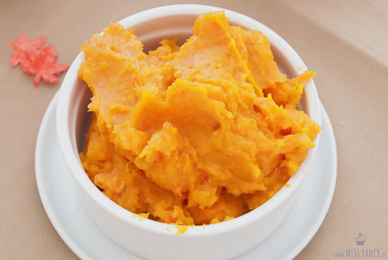 Herbstgruß aus der Küche: Schnell gemacht und vielseitig einsetzbar ist dieses Kürbismus, Kürbispüree und dazu selbst gemachtes Kürbisgewürz (Pumpkin Pie Spice)| Foodblog | Missfancy | #Kürbispüree #Kürbismus #Kürbisgewürz 