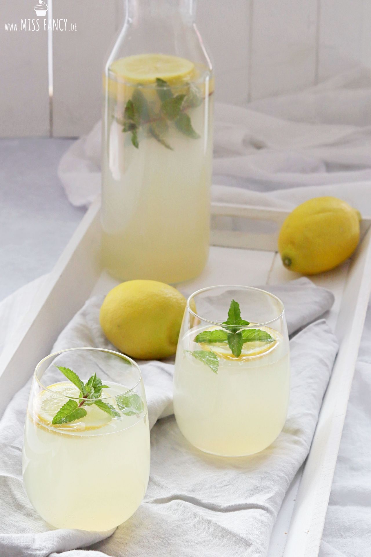 Sommergetränk Holunder-Zitronenlimonade
